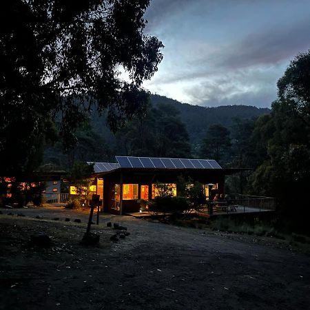 Base Camp Tasmania Hotel New Norfolk Buitenkant foto