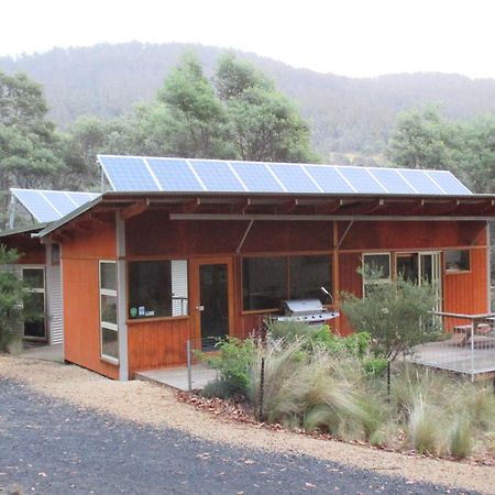 Base Camp Tasmania Hotel New Norfolk Buitenkant foto