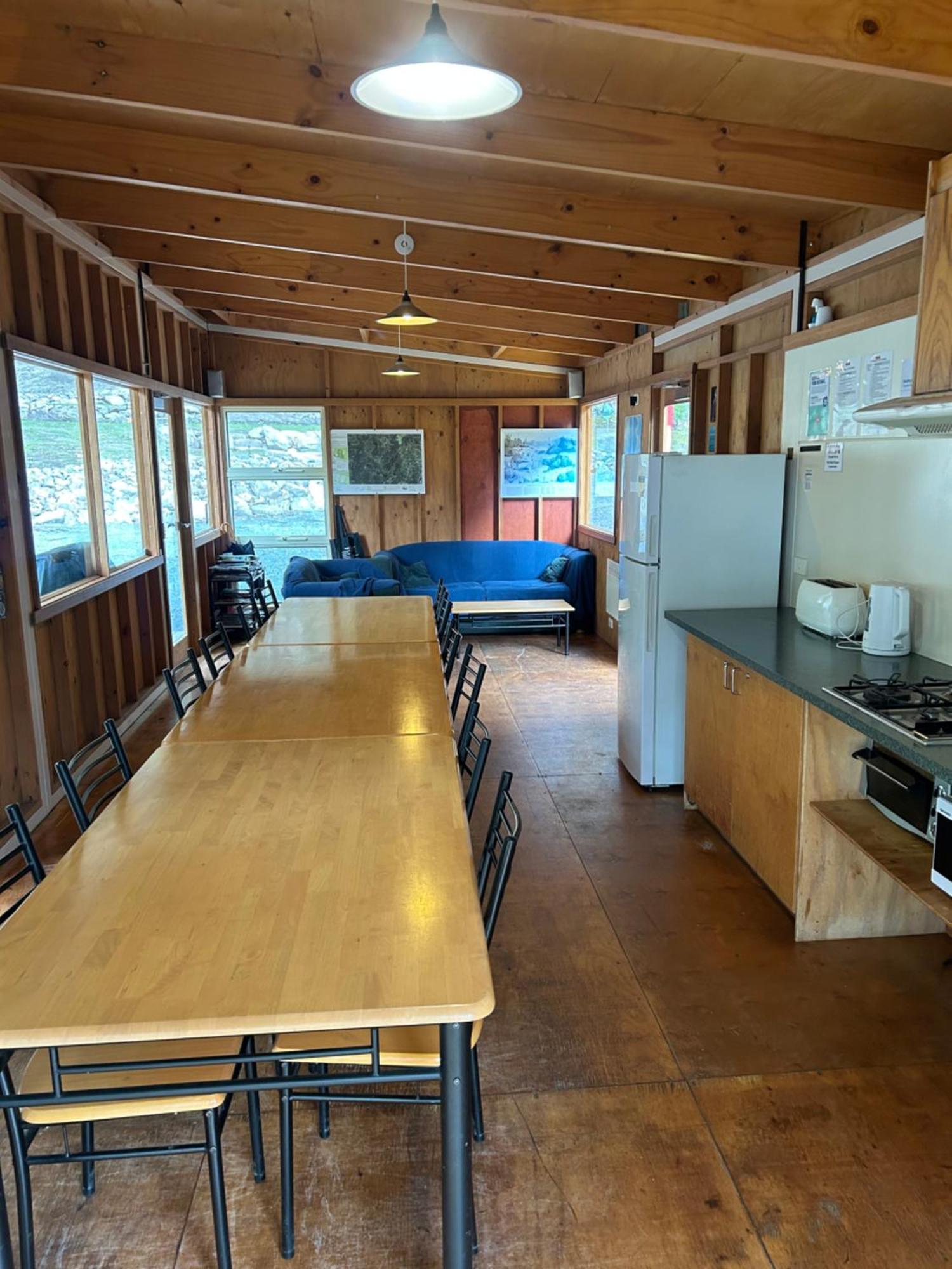 Base Camp Tasmania Hotel New Norfolk Buitenkant foto