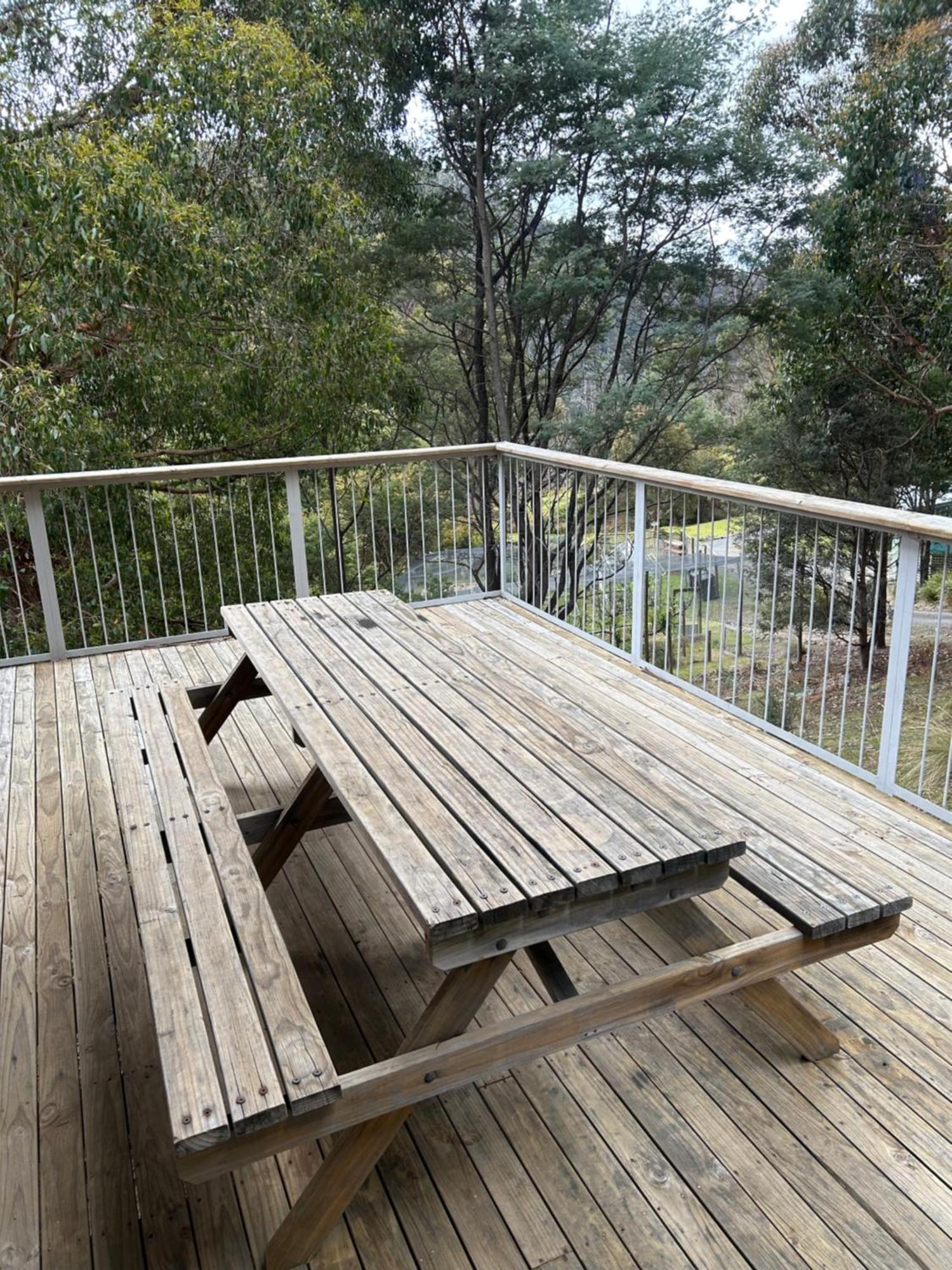 Base Camp Tasmania Hotel New Norfolk Buitenkant foto