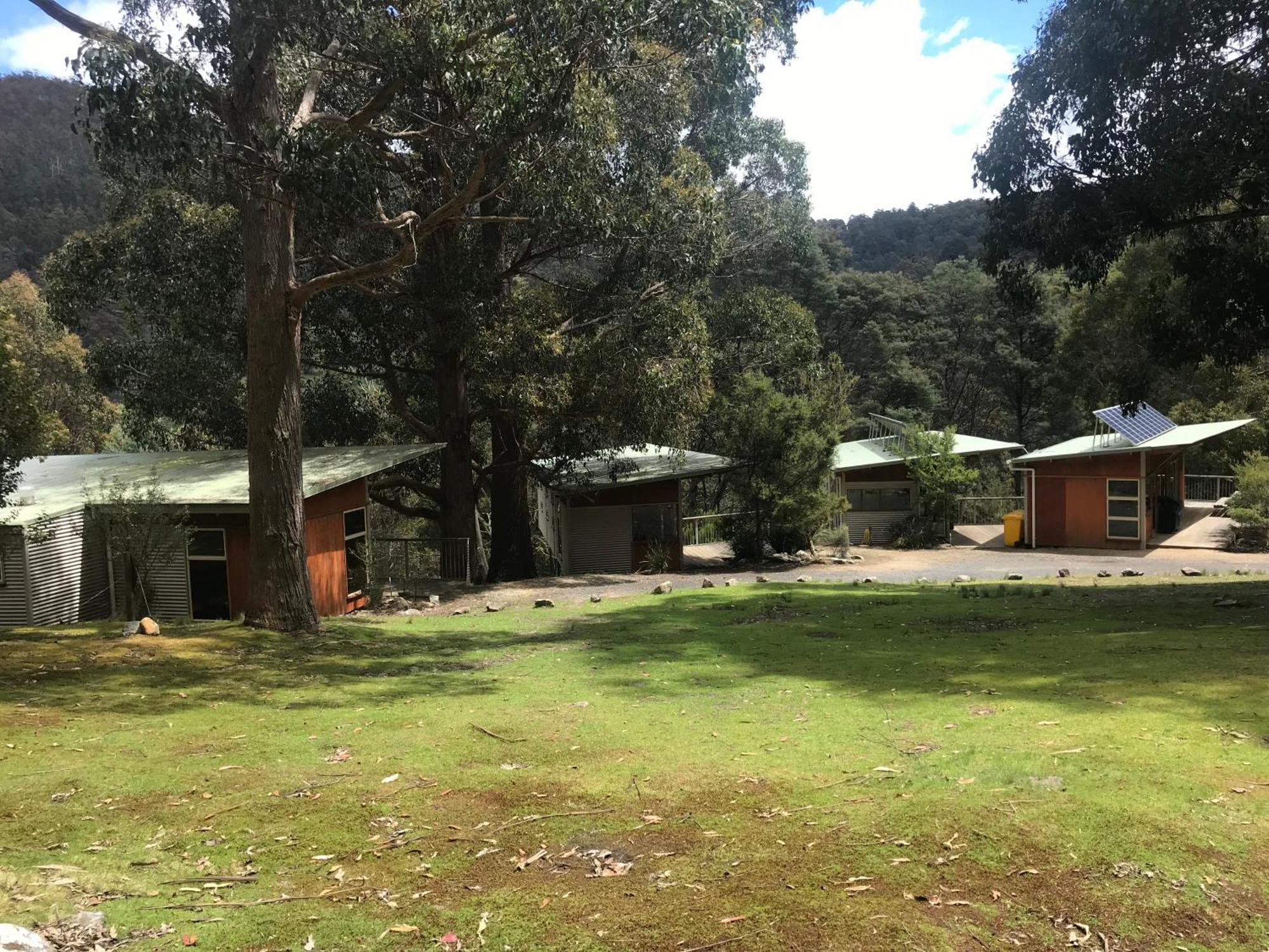 Base Camp Tasmania Hotel New Norfolk Buitenkant foto
